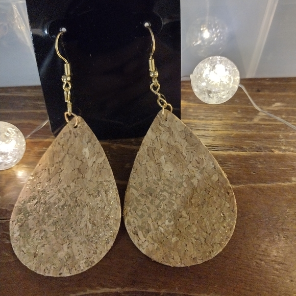 Handmade costume Earrings. - Picture 2 of 2